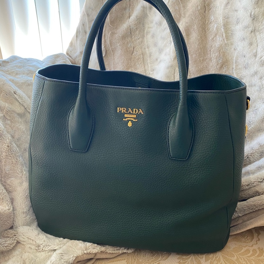 Forest green Prada Vitello Daino Large tote Like New!